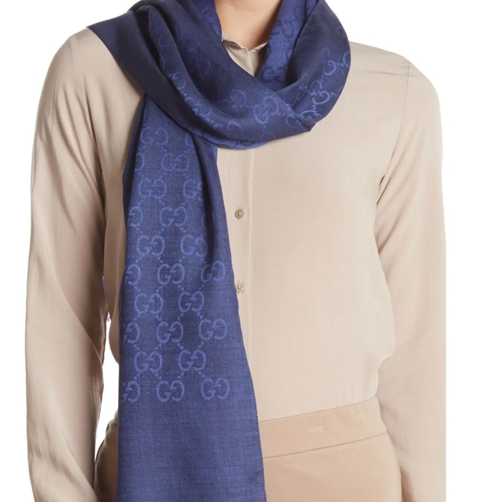 ✨ Gucci wool blend eyelash scarf blue ✨ NWT